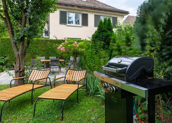 Eagle Charmante Dachgeschosswohnung Mit Design & Ausblick شقة زيورخ