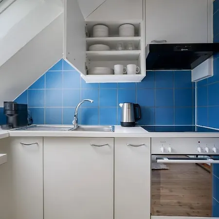 Lägenhet Eagle Charmante Dachgeschosswohnung Mit Design & Ausblick