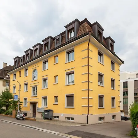 Eagle Charmante Dachgeschosswohnung Mit Design & Ausblick Zürich