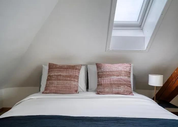 Eagle Charmante Dachgeschosswohnung Mit Design & Ausblick *